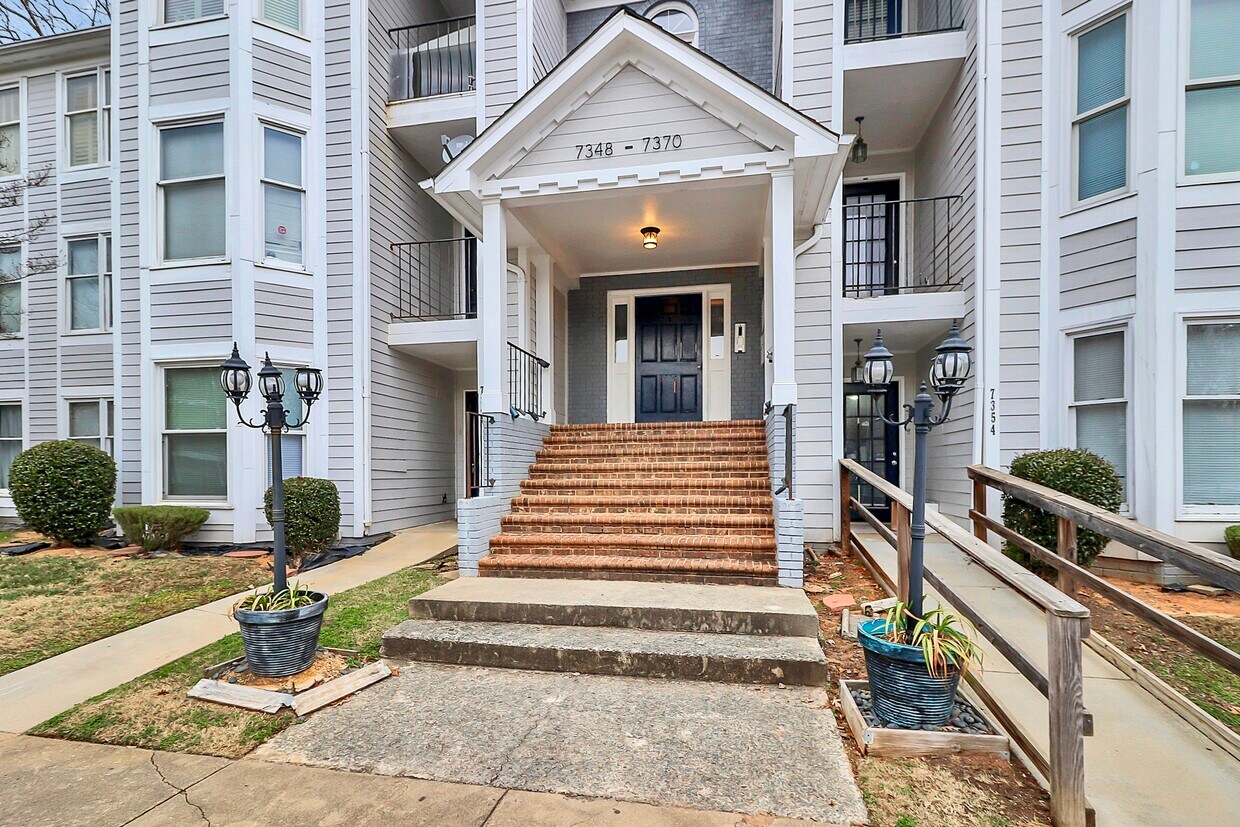 Foto principal - 7360 Rose Terrace Ct