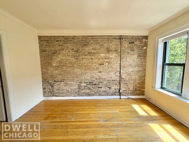 Building Photo - 2342 N Spaulding Ave