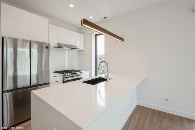 Foto del edificio - 1244 W Lawrence Ave