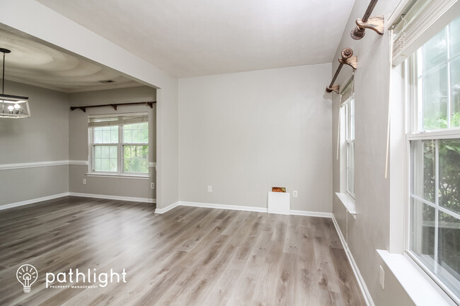 Building Photo - 1292 Raynor Dr