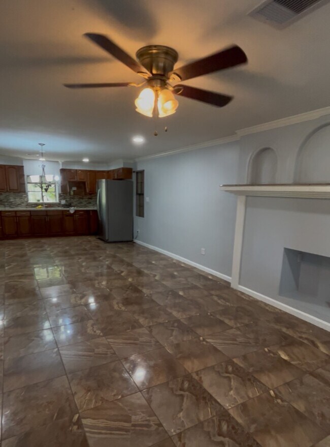 Building Photo - 12934 Ivydale Dr