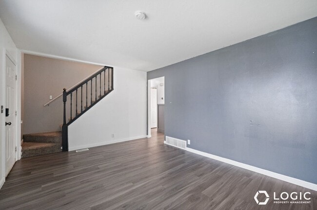 Building Photo - 5155 Saguaro Dr