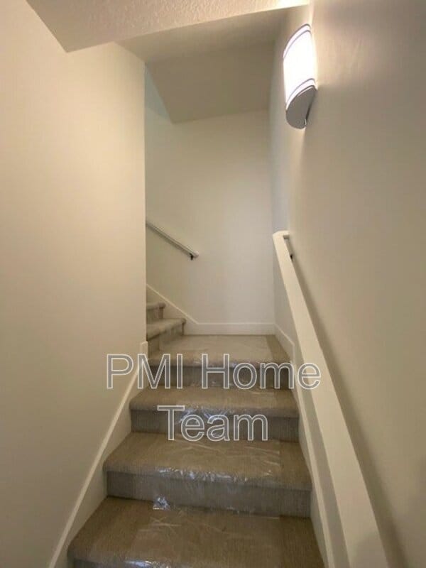 Building Photo - 1490 W Kason Ct