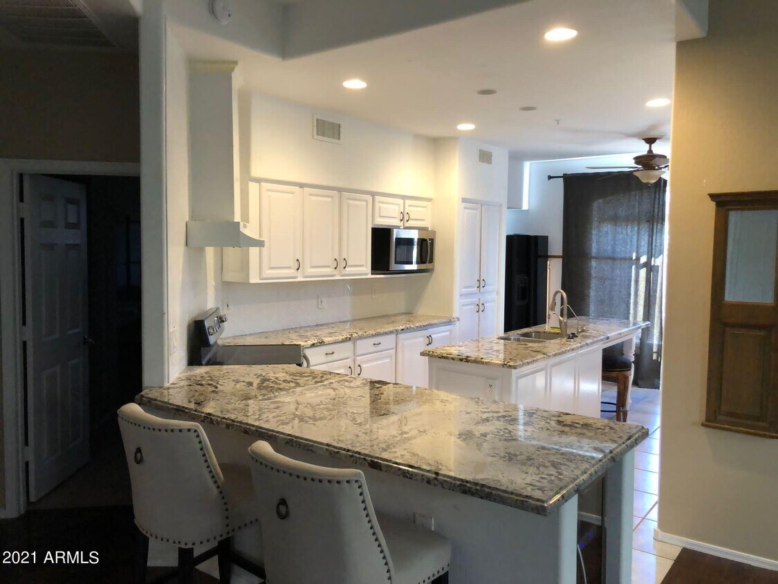 Foto principal - 8180 E Shea Blvd