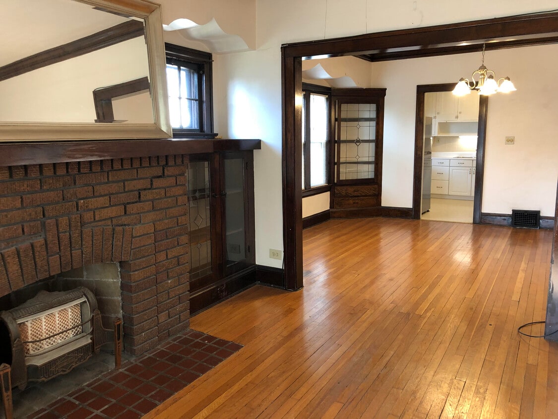 Primary Photo - 2479 E 124th St