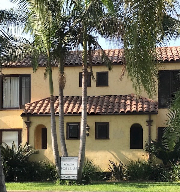 Foto del edificio - 1511 Rosalia Rd