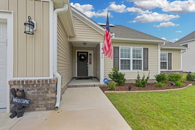 Building Photo - 429 Palisades Way
