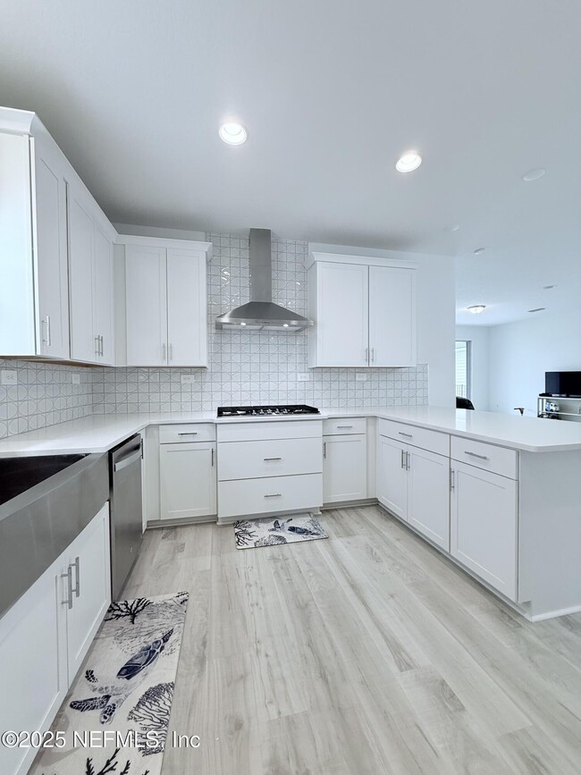 Building Photo - 136 Torres Trce