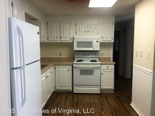 Building Photo - 2 br, 1 bath Apartment - 687 Northington St.