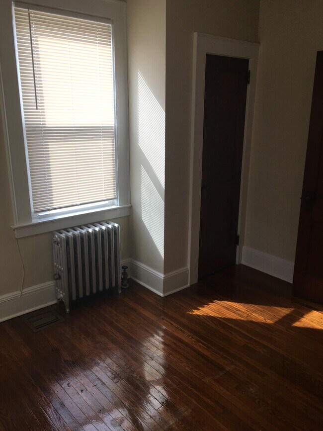 Bedroom 1 - 57 West St