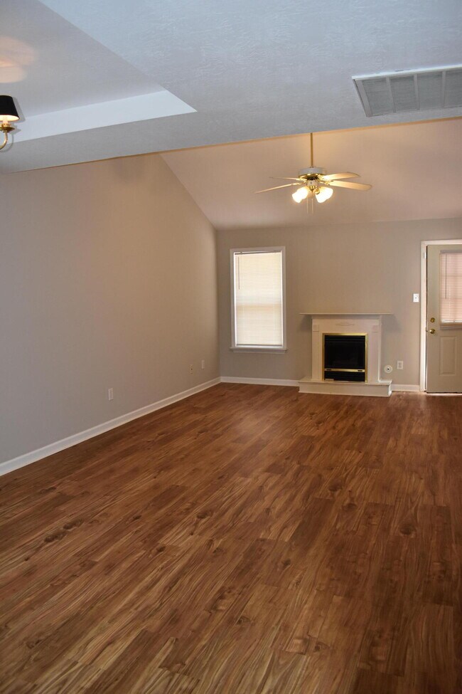 Foto del edificio - 354 Crawford Mill Ln