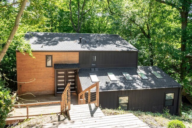 Foto del edificio - Ultra Modern Three Bedroom Home!