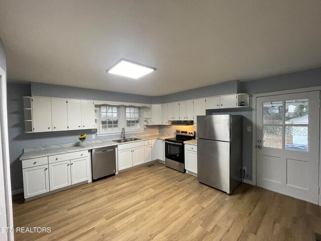 Foto del edificio - 937 Shamrock Ave