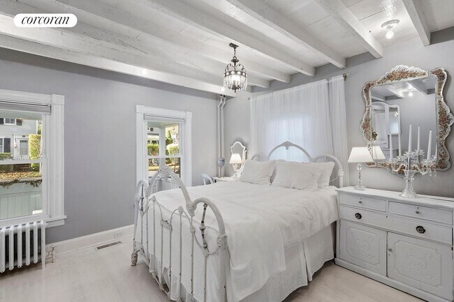 Building Photo - 39 Hamilton St