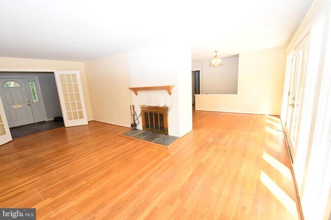 Foto del edificio - 6711 Bracken Ct