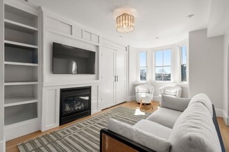 Building Photo - 131 Pembroke St