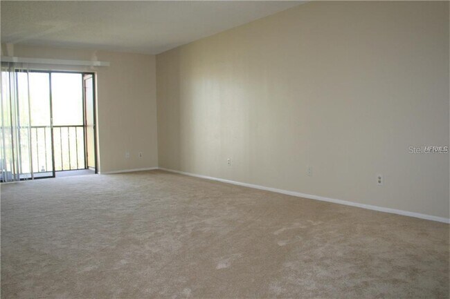 Building Photo - 128 E Cypress Ct