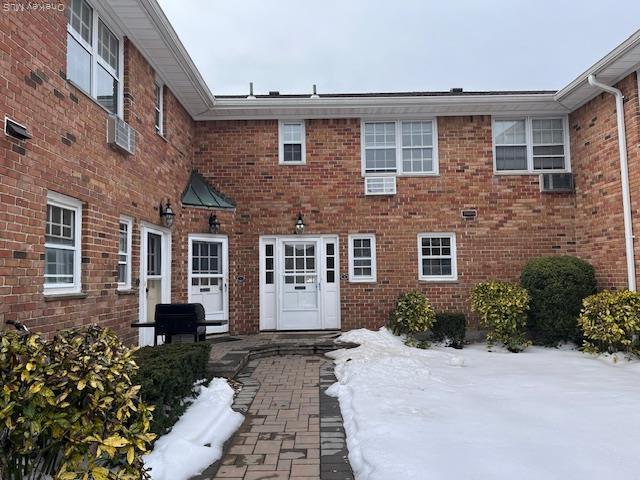 Foto del edificio - 165 Manorhaven Blvd