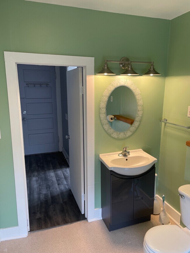 Building Photo - 1405 Connor Ave