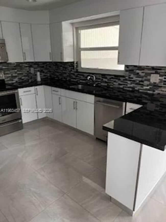 Photo - 11712 SW 13th St House