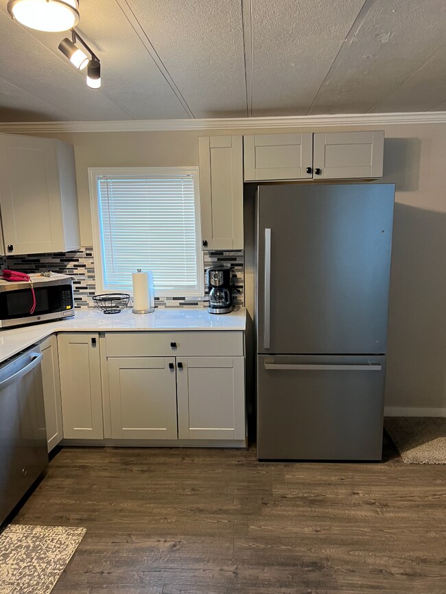 Photo - 9050 Golovin St House