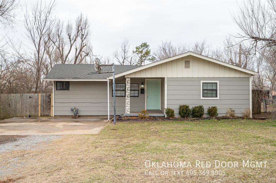 Primary Photo - 121 Grandview Rd