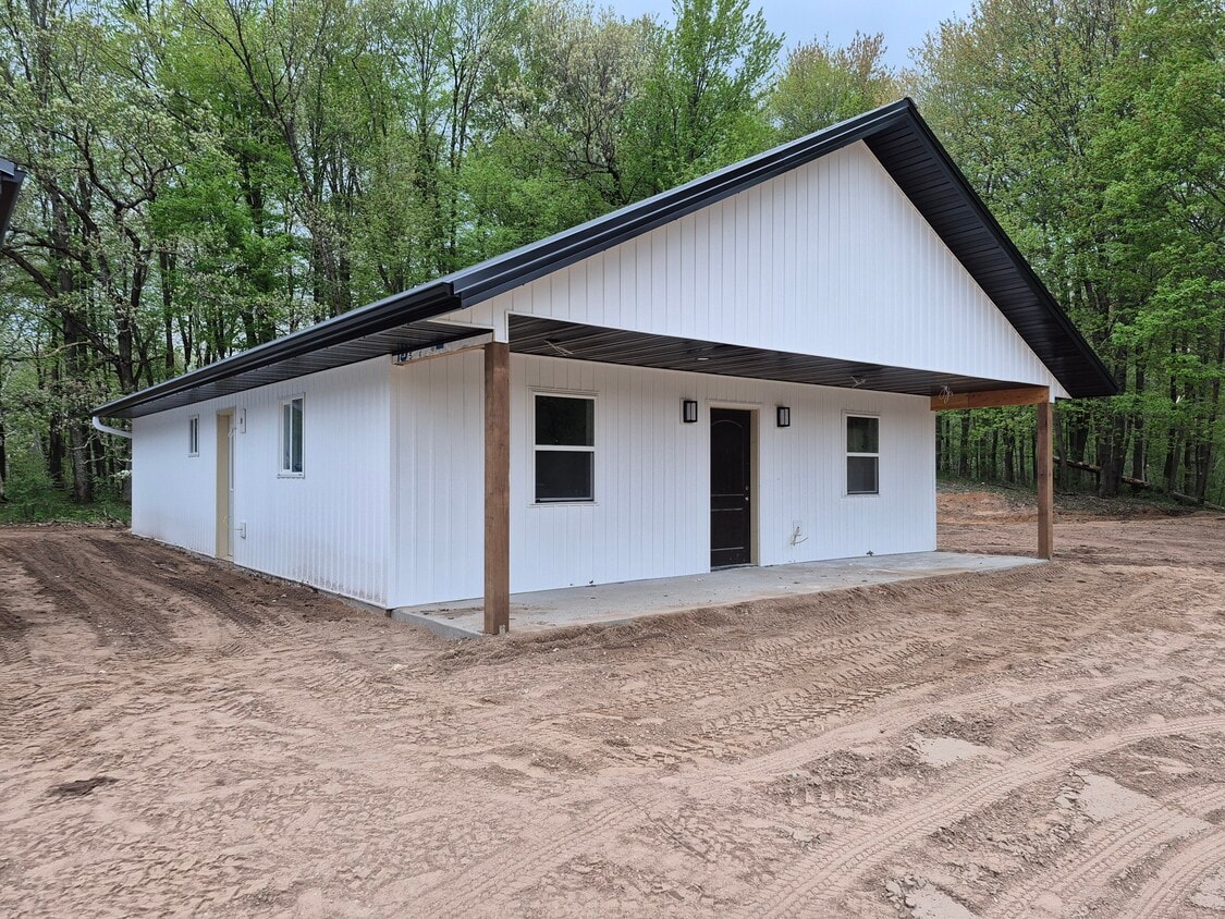Building Photo - 6577 Pleasant Dr