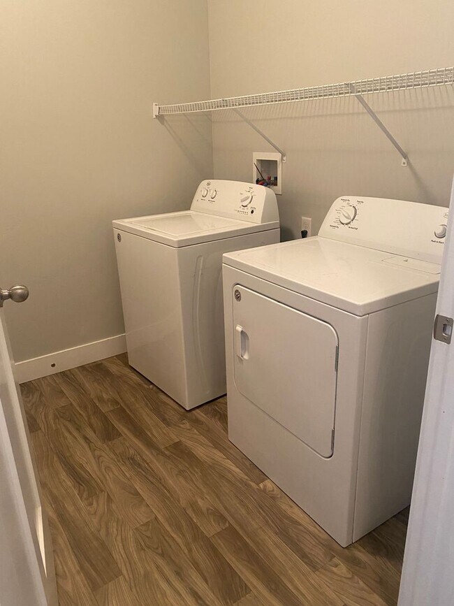 Building Photo - Luxury 3 Bed 2 Bath Townhome in Vineyard