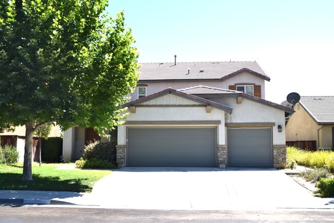 Building Photo - 32436 Shadow Canyon Trl