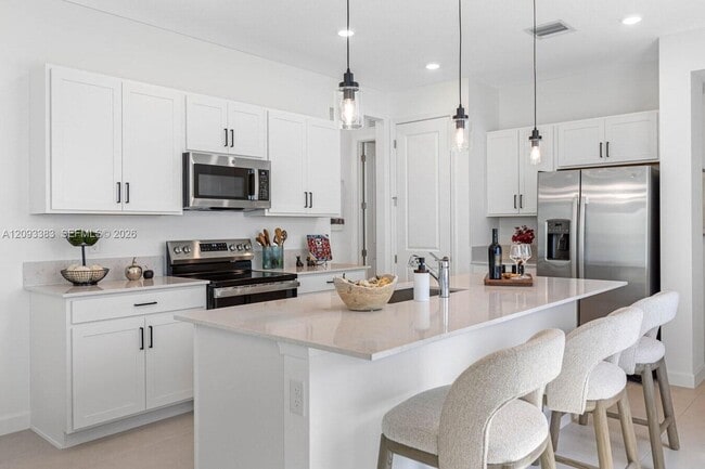 Foto del edificio - 15760 SW Hammock Wy