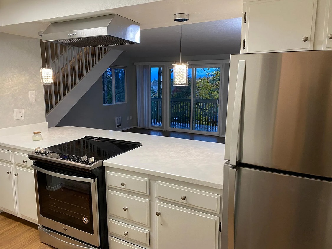 Photo - 340 SE Donnelly Ln (Issaquah, WA)