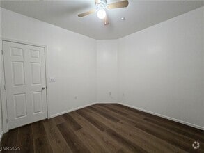 Building Photo - 5950 Barbosa Dr
