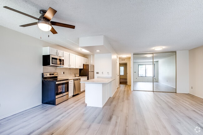 2BR, 2BA – 1172SF – Auburn - Auburn Townhomes