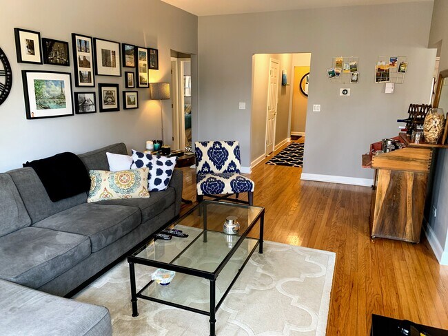 Foto del edificio - 4845 N Wolcott Ave
