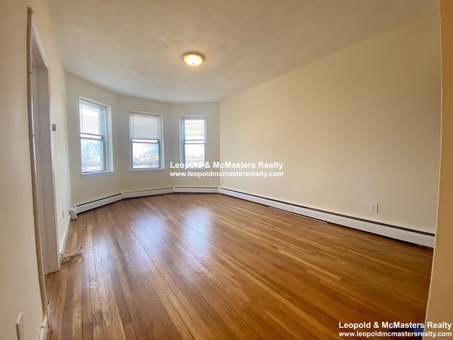 Building Photo - 1152 Commonwealth Ave