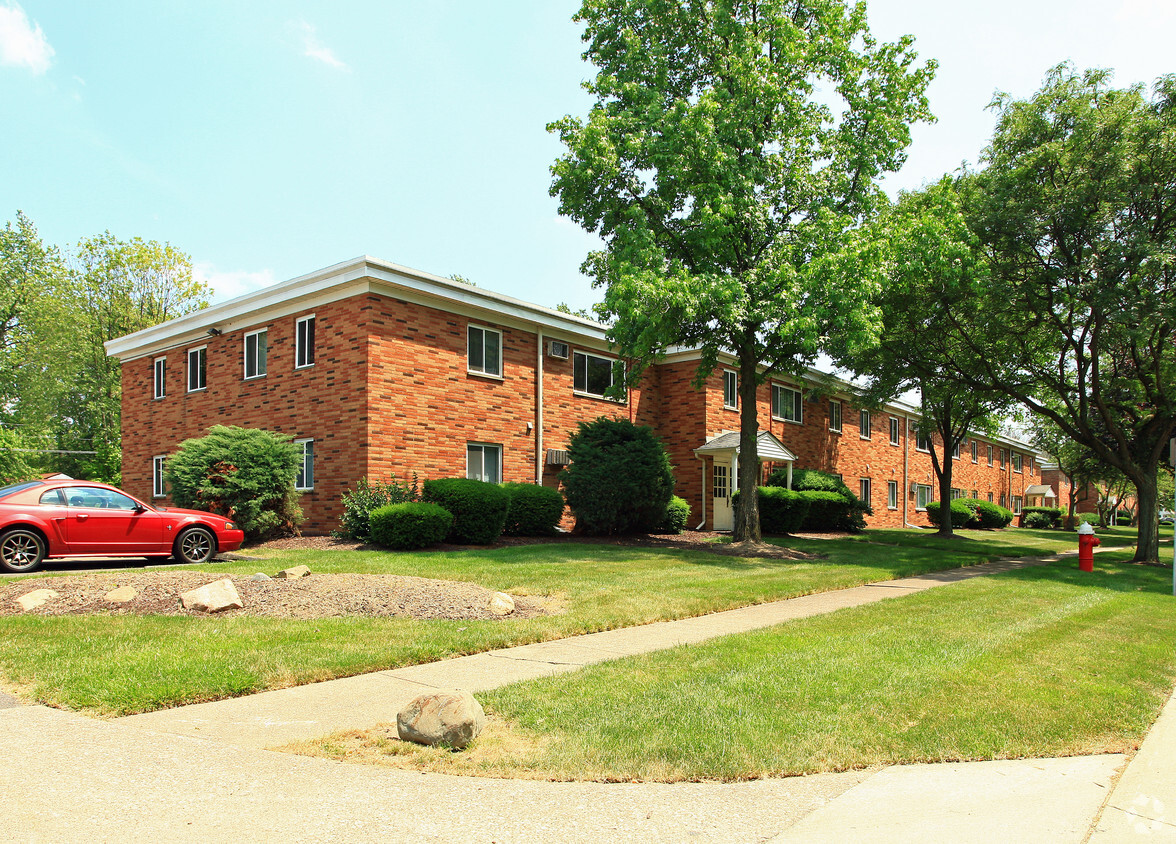 Primary Photo - Knickerbocker Apartments