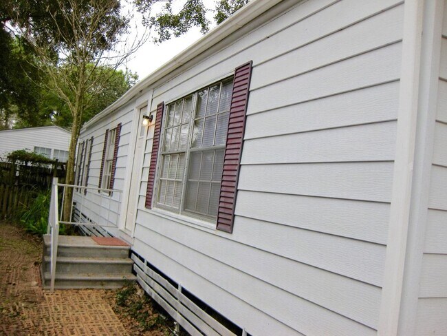 Foto del edificio - 7602 Sunwood Dr