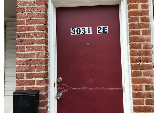 Building Photo - 3031 Hamilton Ave