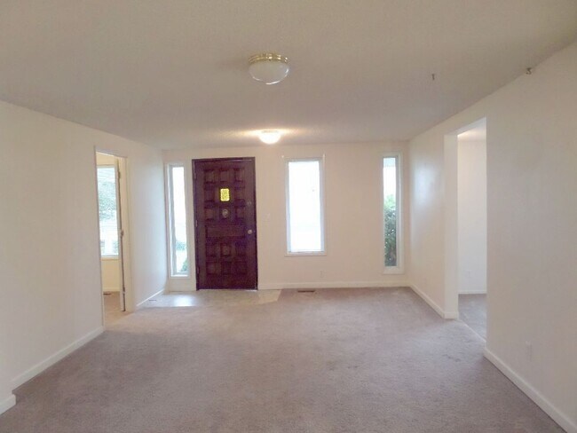 Building Photo - Charming Two-Bedroom Cottage with Basement, Expansive Lot, and Generous Garage Space