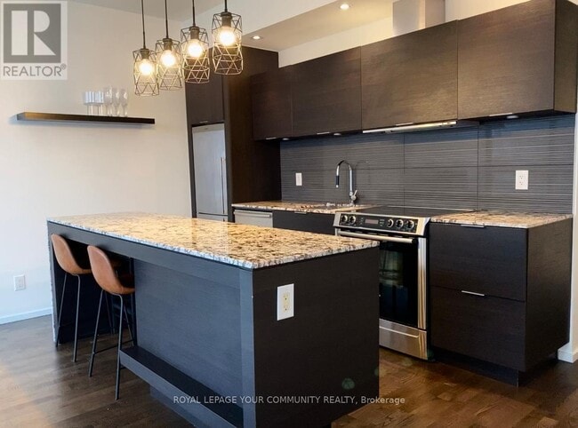 Building Photo - 8 Charlotte St