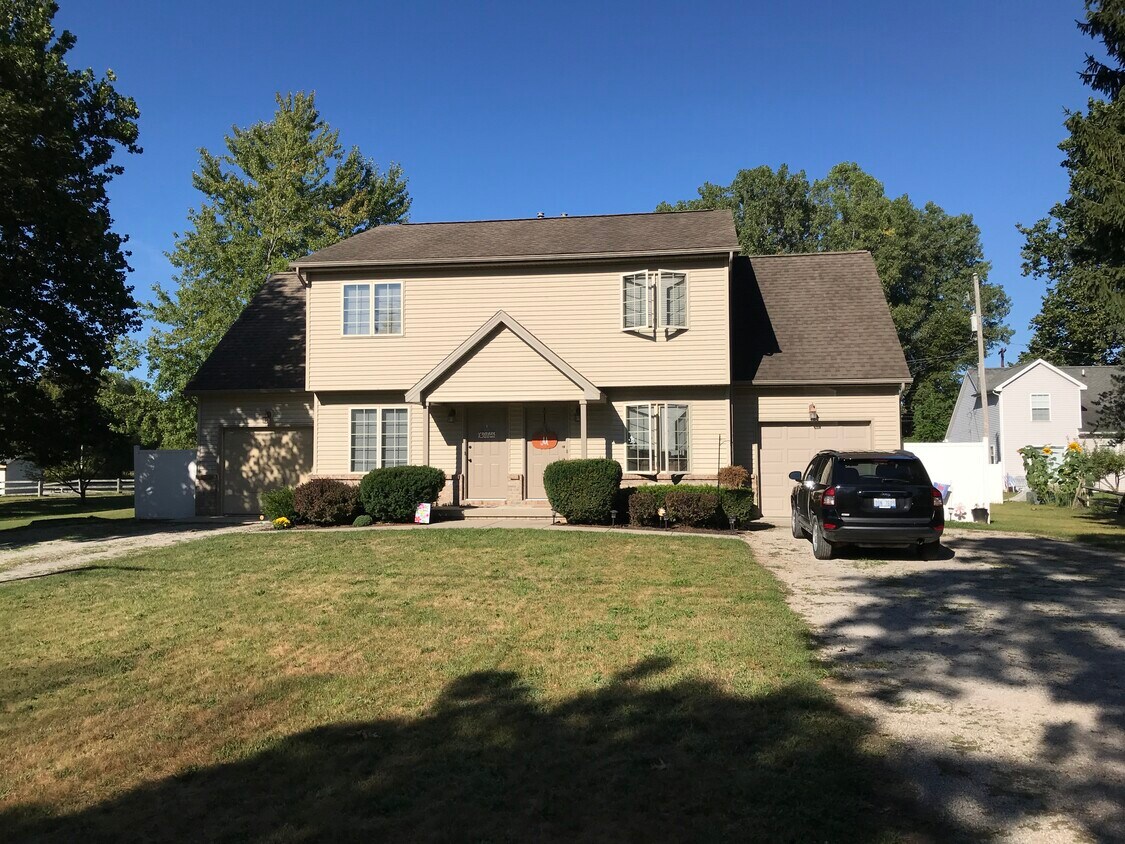 7153 Powlesland Ave, Temperance, MI 48182 Townhome Rentals in Temperance MI