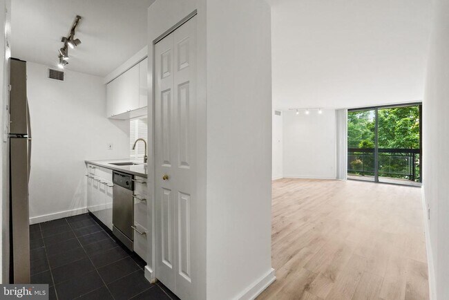 Foto del edificio - 601 24th St NW