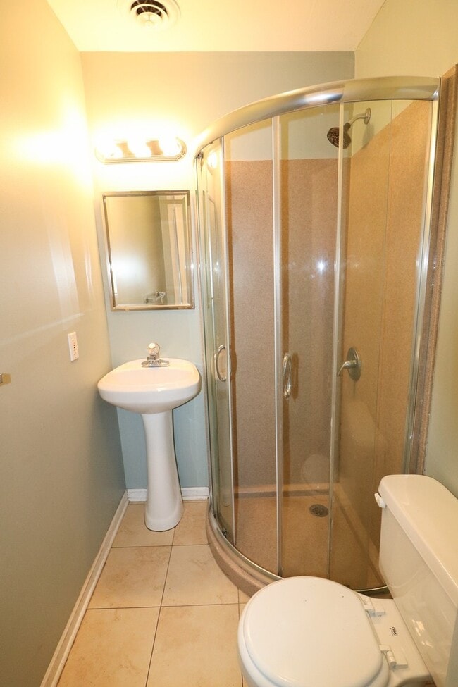 Building Photo - 826 Vattier Street