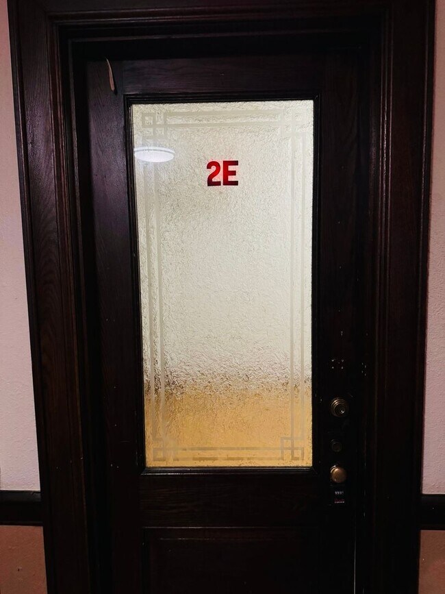 Foto del edificio - Available Now! Modern Spacious Studio Apar...