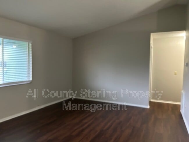 Building Photo - 923 Bryan Ct