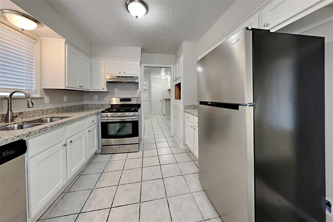 Building Photo - 503 Asheboro Dr