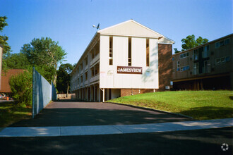 Building Photo - 1025 James St