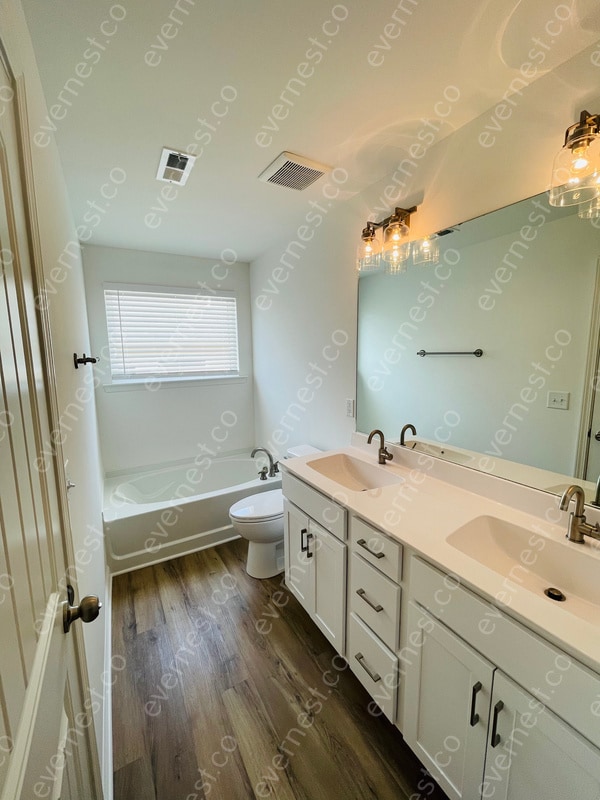 Building Photo - 2656 Lakevilla Dr