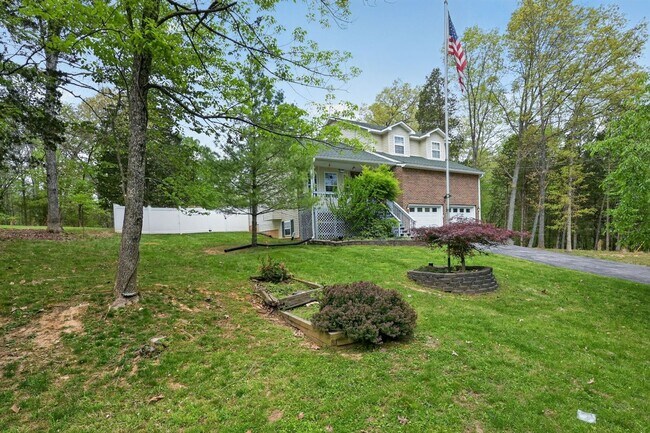 Foto del edificio - 373 Redwing Rd