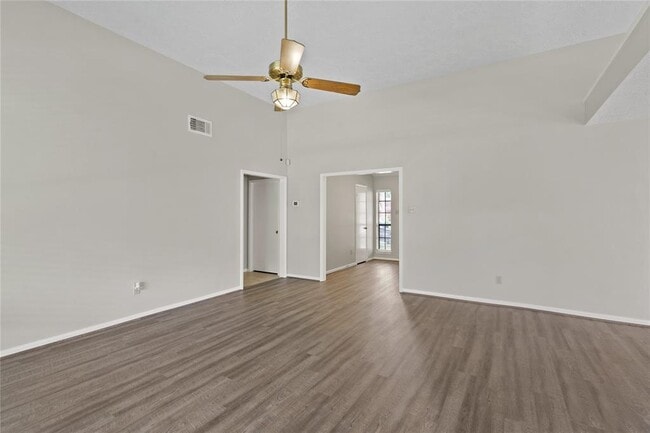 Building Photo - 13111 Rosstown Dr